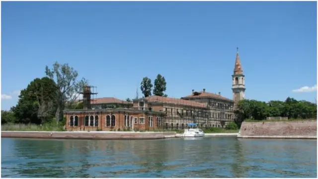 Kisah Pulau Kecil di Laguna Venesia