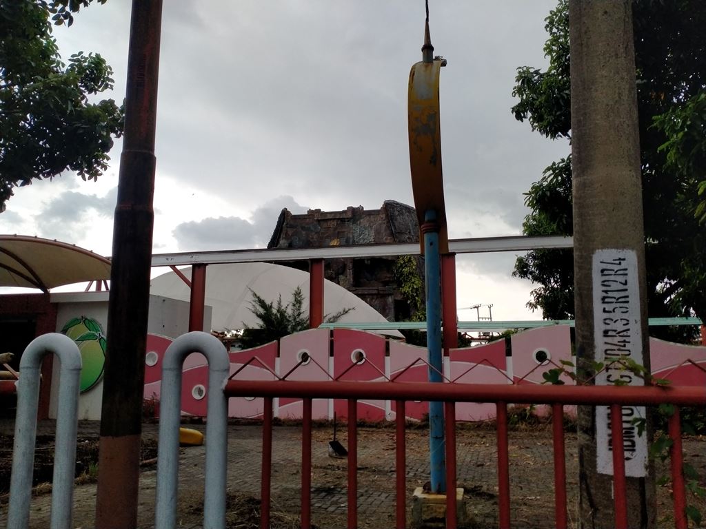 Air Terjun Buatan Senilai Rp15 Miliar di Indramayu Kini bak Rumah Hantu
