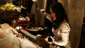 terjebak dalam dunia kelam keluargaku yang erat dengan praktik musyrik