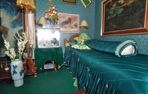 Kamar Keramat yang Dikenal Angker